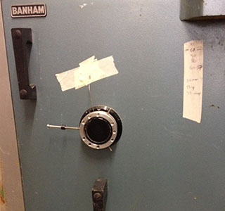 Chubb wall safe combination lock