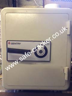 Sentry 1330 combination safe